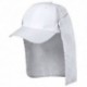 Gorra deportiva de color blanca con protector para el cuello