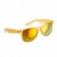 Gafas de sol con cristales de colores. Color amarillo